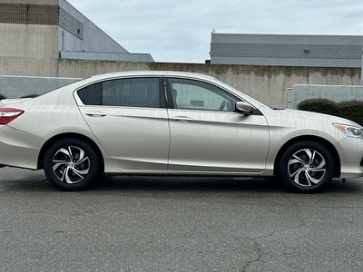 2017 Honda Accord - Photo 6