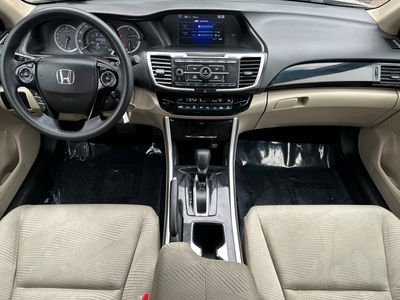2017 Honda Accord - Photo 3