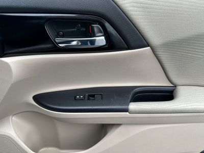 2017 Honda Accord - Photo 17