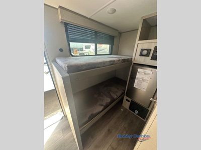 2025 Coachmen RV Catalina Summit Series 7 - Photo 9