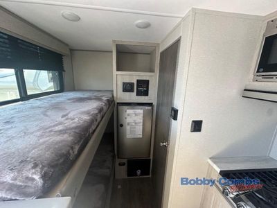 2025 Coachmen RV Catalina Summit Series 7 - Photo 8