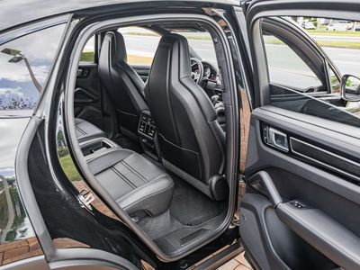 2023 Porsche Cayenne Coupe - Photo 42