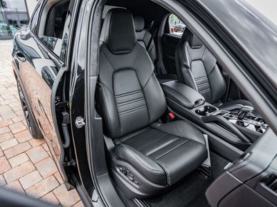 2023 Porsche Cayenne Coupe - Photo 35