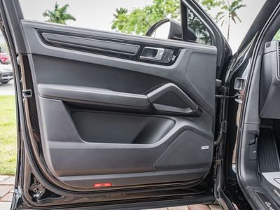 2023 Porsche Cayenne Coupe - Photo 17