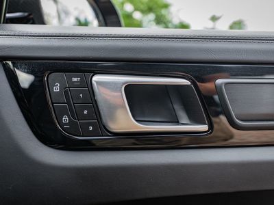 2023 Porsche Cayenne Coupe - Photo 34