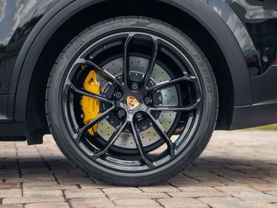 2023 Porsche Cayenne Coupe - Photo 16