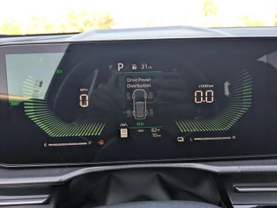 2026 Kia Sportage Plug-In Hybrid — photo 33 view