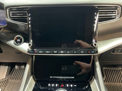 2024 Jeep Wagoneer L - Photo 7