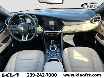 2023 Alfa Romeo Giulia — photo 14 view