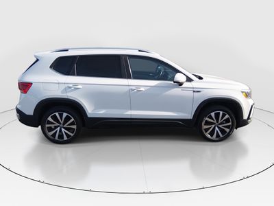2024 Volkswagen Taos - Photo 8