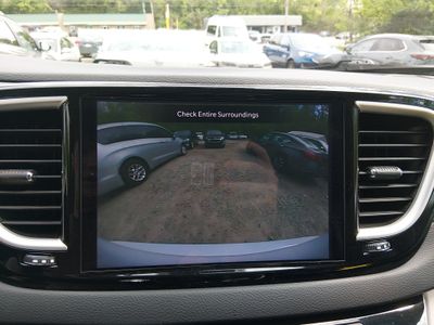 2023 Chrysler Pacifica — photo 16 view