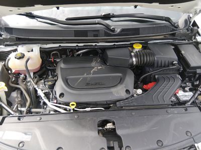 2023 Chrysler Pacifica — photo 9 view