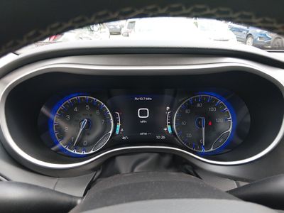 2023 Chrysler Pacifica — photo 14 view