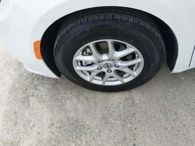 2023 Chrysler Pacifica — photo 10 view