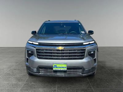 2025 Chevrolet Traverse — side profile view