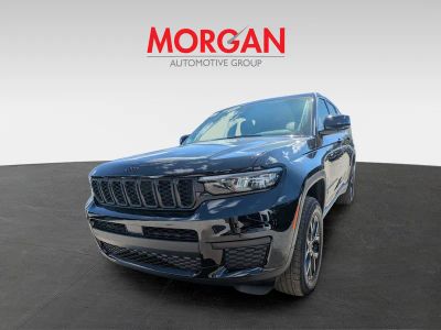 2025 Jeep Grand Cherokee L — engine compartment view