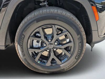 2025 Jeep Grand Cherokee L — photo 9 view