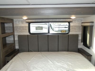 2021 Alliance RV Paradigm - Photo 9