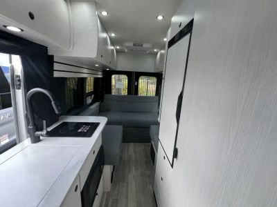 2027 Pleasure Way ONTOUR — detail view