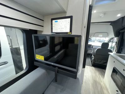 2027 Pleasure Way ONTOUR — photo 18 view