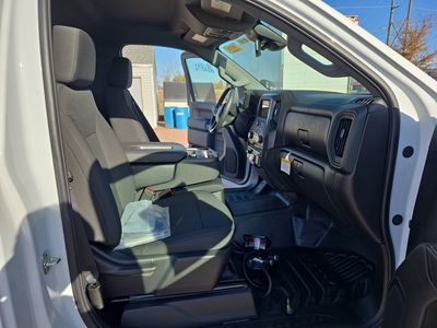 2025 Chevrolet Silverado 3500HD CC — photo 15 view