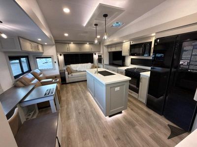 2026 Brinkley Model Z - Photo 15