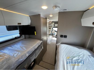 2026 Winnebago Navion - Photo 12