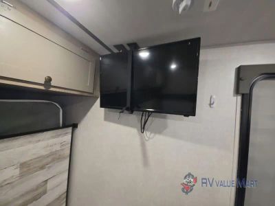 2022 Forest River RV Surveyor Legend — photo 25 view