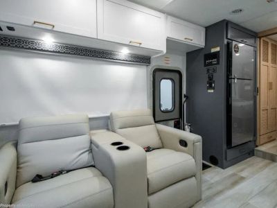 2027 Thor Motor Coach Quantum - Photo 8