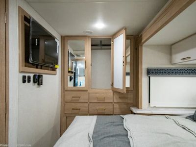 2027 Thor Motor Coach Quantum - Photo 25