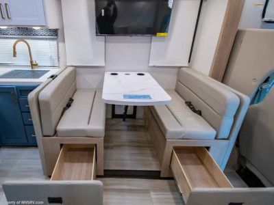 2027 Thor Motor Coach Quantum - Photo 14
