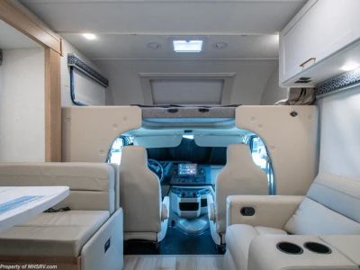 2027 Thor Motor Coach Quantum - Photo 3