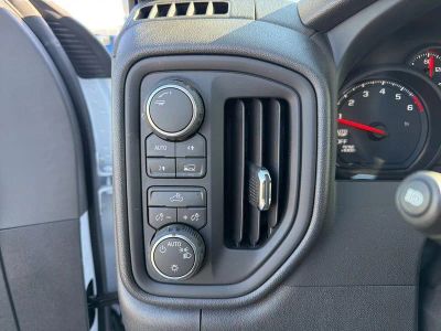 2026 Chevrolet Silverado 1500 — photo 18 view