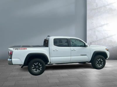 2023 Toyota Tacoma — photo 7 view
