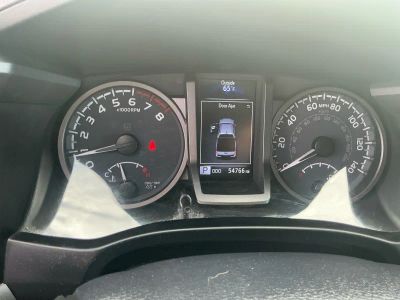 2023 Toyota Tacoma — photo 10 view