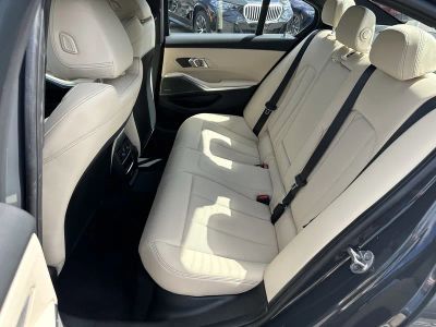 2026 BMW 3 Series — photo 17 view