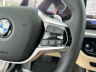 2026 BMW 3 Series — photo 33 view