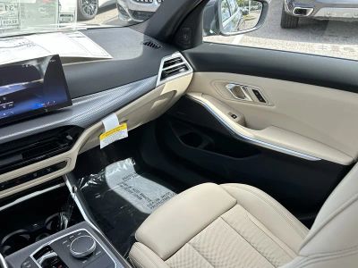 2026 BMW 3 Series — photo 14 view