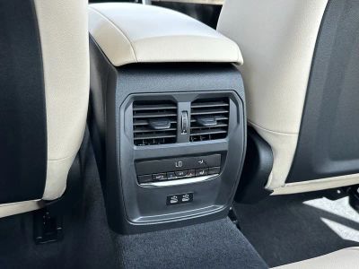 2026 BMW 3 Series — photo 15 view