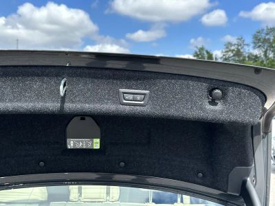 2026 BMW 3 Series — photo 10 view