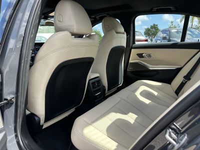 2026 BMW 3 Series — photo 16 view