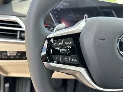 2026 BMW 3 Series — photo 32 view