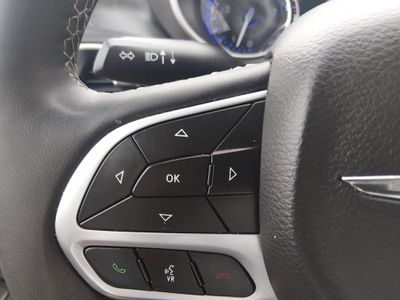 2024 Chrysler Pacifica — photo 13 view