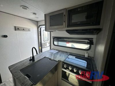 2023 Dutchmen RV Kodiak Ultra-Lite - Photo 8