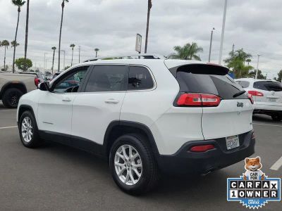 2018 Jeep Cherokee — rear three-quarter view