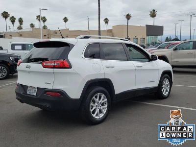 2018 Jeep Cherokee — interior view