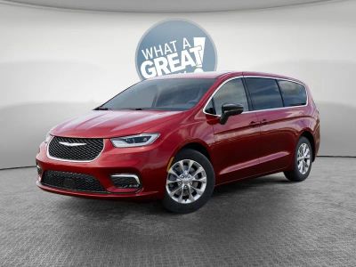 2026 Chrysler Pacifica — side profile view