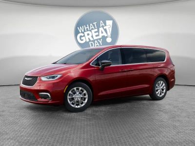2026 Chrysler Pacifica — rear three-quarter view