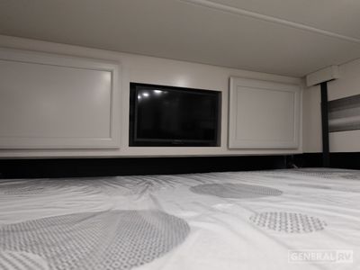 2026 Fleetwood Bounder - Photo 14
