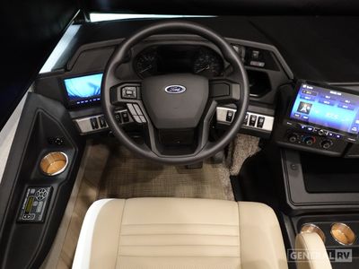 2026 Fleetwood Bounder - Photo 9